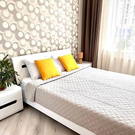 Семицвіт Apartment Lviv Bagian luar foto