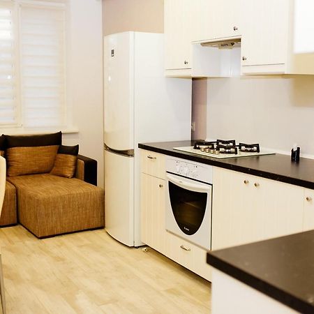 Семицвіт Apartment Lviv Bagian luar foto