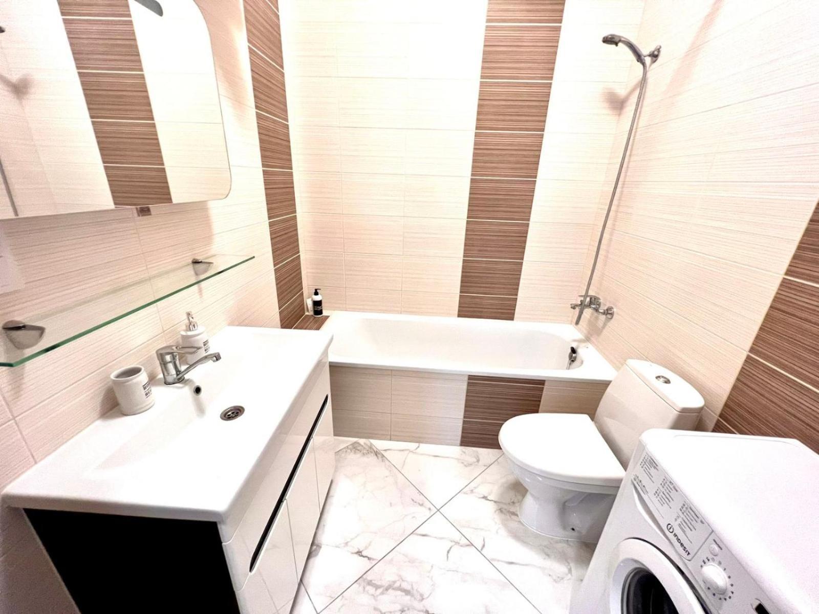 Семицвіт Apartment Lviv Bagian luar foto
