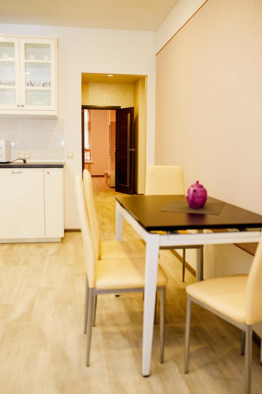 Семицвіт Apartment Lviv Bagian luar foto