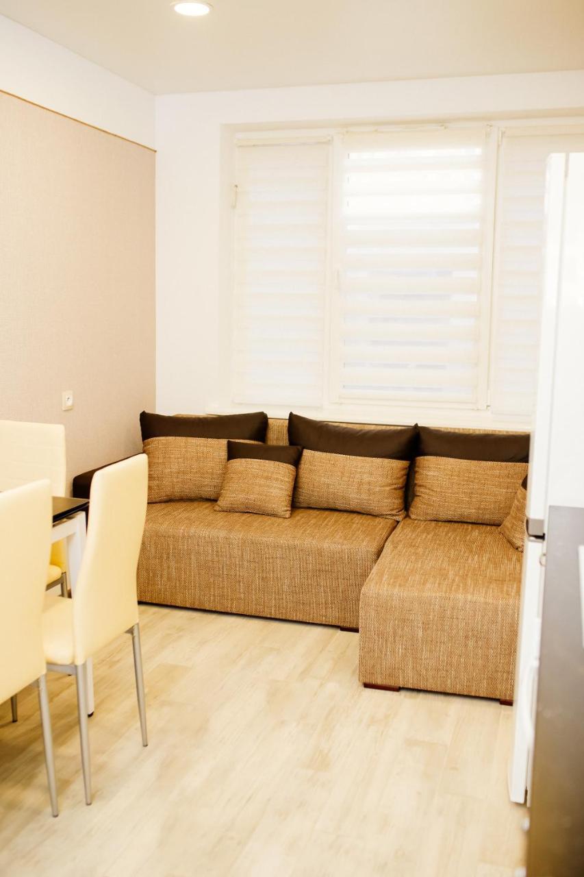 Семицвіт Apartment Lviv Bagian luar foto