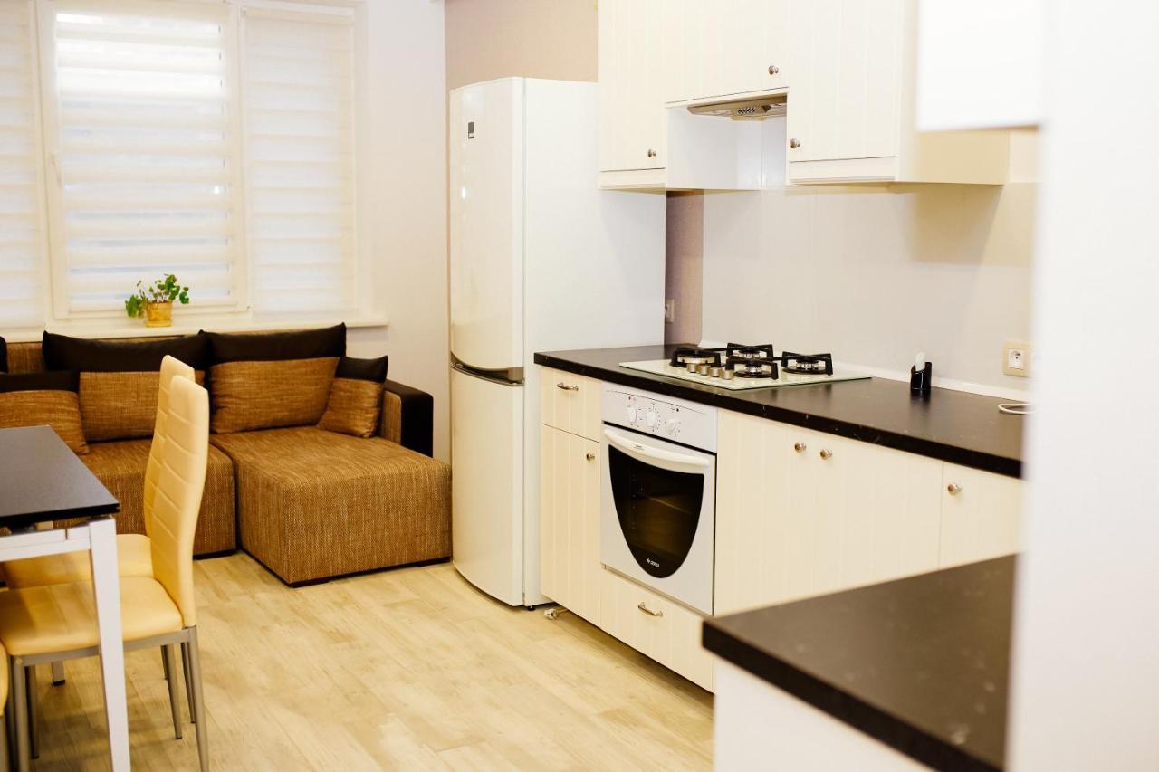 Семицвіт Apartment Lviv Bagian luar foto