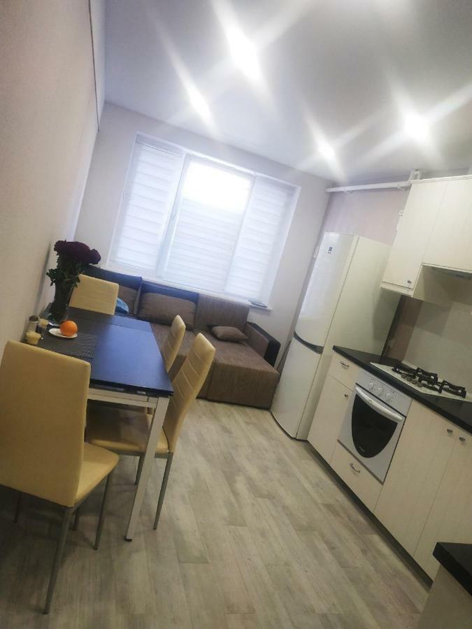 Семицвіт Apartment Lviv Bagian luar foto